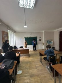 უცხოური ენის მოყვარულთა კლუბი - ინგლისური ენა
