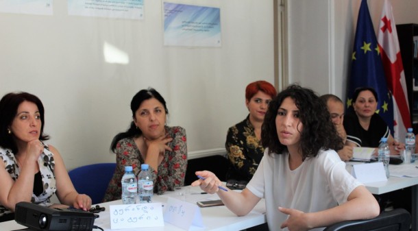 On June 1-2 the Charter organized the training for journalists on
suicide reporting. First day the training was led by Sopho
Tabaghua, a doctor psychotherapist. Together with her participants
discussed emotional and physical condition which a person has
before suicide. They talked about suicide signs and
preventions.
