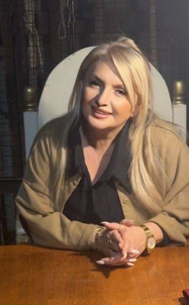 კულტურის ინსტიტუტის  ადმინისტრაცია დაბადების დღეს (13 მარტი) ულოცავს ქალბატონ მანანა ამაშუკელს 