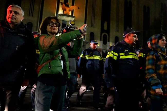 „დიდი ექსკორტით მომაქანეს აქ, როგორც ცნობილი კრიმინალი“ - ნინია კაკაბაძე თავისუფალია