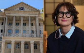 &nbsp;
თბილისის საქალაქო სასამართლოს მოსამართლე კობა
ჩაგუნავამ „მედიაჩეკერის“ ჟურნალისტის, ნინია კაკაბაძის წინააღმდეგ
„გზის ხელოვნურად გადაკეტვის“ საქმე შეწყვიტა. მოსამართლემ
გადაწყვეტილება დღეს, 21 აპრილს გამოაცხადა.&nbsp;
შინაგან საქმეთა სამინისტრო ნინია კაკაბაძეს „გზის
ხელოვნურად გადაკეტვას“ რუსთაველის გამზირზე პროფესიული მოვალეობის
შესრულებისას ედავებოდა. პოლიციამ ის 2025 წლის 3 ნოემბერს დააკავა და
მოგვიანებით 
გაათავისუფლა.&nbsp;
ნინია კაკაბაძის ადვოკატის, „მედიაომბუდსმენის“
იურისტის, ილონა დიასამიძის განცხადებით, შსს-მ ძალიან კარგად იცოდა,
რომ ოქმს უდგენდა ჟურნალისტს, რომელიც ჟურნალისტურ საქმიანობას ეწეოდა
და ეს ფაქტი იდენტიფიცირებადი იყო.
როგორც დიასამიძე აღნიშნავს, ბოლო ერთი წლის
განმავლობაში ჟურნალისტების წინააღმდეგ ადმინისტრაციული
სამართალდარღვევის ოქმების შედგენა ტენდენციად იქცა:
„შინაგან საქმეთა სამინისტროს წარმომადგენლები
მიუხედავად იმისა რომ აიდენტიფიცირებენ, ჟურნალისტური საქმიანობის
განხორციელების დროს ჟურნალისტებს უდგენენ ადმინისტრაციული
სამართალდარღვევის ოქმებს ან უწერენ ჯარიმებს. ამის მიუხედავად ისინი
უკან მაინც არ იხევენ.
მიუხედავად იმისა, რომ როგორც შსს-ში, ისე სასამართლოში
უმეტესწილად ჟურნალისტების წინააღმდეგ შედგენილი ადმინისტრაციული
სამართალდარღვევის ოქმები წყდება, ეს მაინც არის ჟურნალისტების მიმართ
დაწყებული წარმოება, რომელიც აფერხებს მათ საქმიანობას.&nbsp;
გზის გადაკეტვის საბაბით ჟურნალისტების
სასამართლოში დაბარება მხოლოდ და მხოლოდ ერთ რამეზე მიუთითებს -
შინაგან საქმეთა სამინისტრო ჟურნალისტების წინააღმდეგ, ჟურნალისტების
მიზანმიმართული დევნისათვის იყენებს მის ხელთ არსებულ იმ მექანიზმებს,
როგორიცაა: ადმინისტრაციული სამართალდარღვევის ოქმების შედგენა,
საჯარიმო ქვითრების გამოწერა თუ ადმინისტრაციული
დაკავებები“.
ადმინისტრაციული საქმის შეწყვეტას სამართლიანობასთან
კავშირი არ აქვს ნინია კაკაბაძისთვის. ჟურნალისტი მიიჩნევს, რომ ეს
პოლიტიკური გადაწყვეტილებაა:&nbsp;
„დღეს მოსამართლე კობა ჩაგუნავამ გზის
გადაკეტვის ბრალდებით, სრულიად უკანონოდ 3-დღიანი პატიმრობა მიუსაჯა
ერთ-ერთ აქტივისტს, ზვიად მარიამიძეს. ასე რომ ჩემი საქმის შეწყვეტას
არაფერი აქვს საერთო სამართლიანობასთან, ეს პოლიტიკური
გადაწყვეტილებაა. ამ ეტაპზე ჟურნალისტის ციხეში გამოკეტვა „ქართულ
ოცნებას“ არ უნდა, მას ურჩევნია დაგვაჯარიმოს, დაგვაყადაღოს,
შეგვაშინოს და ქვეყნიდან გაქცევა გვაიძულოს“.
27 მარტს გამართულ სასამართლო სხდომაზე კაკაბაძემ თქვა,
რომ მისი დაკავების დღეს თბილისის მთავარი სამმართველოს ხელმძღვანელი,
გოგა მემანიშვილი პოლიციელებს მასზე მიუთითა. ეს ჟურნალისტის
აფიქრებინებს, რომ სწორედ მემანიშვილის მითითებით 
დააკავეს.&nbsp;
„მე შეტანილი მქონდა საჩივარიც, რადგან სრულიად
უკანონოდ შემეზღუდა თავისუფლება რამდენიმე საათის განმავლობაში. ეს
საჩივარი არ მიიღეს წარმოებაში, რასაც აუცილებლად გავასაჩივრებთ.
დარწმუნებული ვარ, ადრე თუ გვიან გოგა მემანიშვილი პასუხს აგებს იმ
დანაშაულებზე, რაც ყველა უკანონო დაპატიმრებას უკავშირდება“,
- ამბობს ნინია კაკაბაძე.&nbsp;
&nbsp;
&nbsp; &nbsp; &nbsp; &nbsp; &nbsp; &nbsp; &nbsp; &nbsp; &nbsp;
&nbsp; &nbsp; &nbsp; &nbsp; &nbsp; &nbsp; &nbsp; &nbsp; &nbsp;
&nbsp; &nbsp; &nbsp; &nbsp; &nbsp;
მოსამართლე თორნიკე კაპანაძემ 2 აპრილს „გზის
გადაკეტვის“ საქმე შეწყვიტა ონლაინგამოცემა „ტაბულას“ ჟურნალისტის,
მარიამ კუპრავას 
წინააღმდეგაც. შსს კუპრავას პროფესიული მოვალეობის
შესრულებისას, რუსთაველის გამზირზე „გზის ხელოვნურად გადაკეტვას“ 7
თებერვალს ედავებოდა.
მოსამართლე დავით მაკარაძემ 27 მარტს, „ტროტუარის საქმე“
შეწყვიტა
ფოტოგრაფ გიორგი თარხნიშვილის წინააღმდეგ. შინაგან საქმეთა სამინისტრო
თარხნიშვილს პროფესიული მოვალეობის შესრულებისას, ტროტუარზე დგომით
ფეხით მოსიარულეთათვის დაბრკოლების შექმნას 2025 წლის 18 დეკემბერს
ედავებოდა.
შსს პროფესიული მოვალეობის შესრულებისას, ტროტუარზე
დგომით ფეხით მოსიარულეთათვის დაბრკოლების შექმნას ედავებოდა „რადიო
თავისუფლების“ ოპერატორს, ზურაბ (ზუკა) ხიდაშელსაც. მოსამართლე
თორნიკე კაპანაძემ ხიდაშელის წინააღმდეგ „ტროტუარის საქმე“ 19 მარტს

შეწყვიტა.
სხდომის თარიღის განსაზღვრის გარეშეა გადადებული
„ნეტგაზეთის“ ჟურნალისტის, მარიამ ძიძარიას საქმის განხილვა. შსს
მასაც პროფესიული მოვალეობის შესრულებისას „გზის ხელოვნურად
გადაკეტვას“ 
ედავება.
&nbsp;
