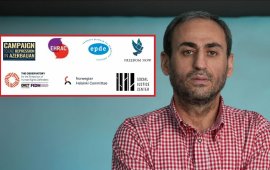 &nbsp;
„სოციალური სამართლიანობის ცენტრმა“ და ადამიანის
უფლებათა დამცველმა საერთაშორისო ორგანიზაციებმა ევროპის საბჭოს
გენერალურ მდივანს, ალენ ბერსეს წერილით 
მიმართეს და ჟურნალისტ აფგან სადიგოვის
თბილისიდან ბაქოში იძულებითი დაბრუნების შემდეგ გადაუდებელი რეაგირება
მოითხოვეს.
მათ ერთობლივ განცხადებაში აღნიშნულია, რომ აფგან
სადიგოვის ქვეყნიდან გაძევება საქართველოში ადამიანის უფლებებისა და
სამოქალაქო საზოგადოების სისტემურ და დოკუმენტირებულ გაუარესებას
ადასტურებს.&nbsp;
ორგანიზაციები მიიჩნევენ, რომ სადიგოვის საქმე „ასახავს
საქართველოსა და აზერბაიჯანს შორის შეთქმულების ნიმუშს განსხვავებული
აზრის ჩახშობის საკითხში“.
დოკუმენტში ასევე ხაზგასმულია, რომ ადამიანის უფლებათა
ევროპული სისტემის სანდოობა დამოკიდებულია არა მხოლოდ ადამიანის
უფლებათა ევროპული სასამართლოს გადაწყვეტილებებზე, არამედ მათ ეფექტურ
განხორციელებასა და წევრი სახელმწიფოების კოლექტიურ ვალდებულებაზე,
დაიცვან კონვენციით ნაკისრი ვალდებულებები.
წერილს, რომელიც გენერალური მდივნის ოფისისადმია
მიმართული, ხელს 8 ორგანიზაცია აწერს და ოთხ კონკრეტულ მოთხოვნას
მოიცავს:

ევროსაბჭომ გამოიყენოს ადამიანის
უფლებათა ევროპული კონვენციის 52-ე მუხლი და მოითხოვოს აზერბაიჯანის
სახელმწიფოსგან განმარტება, თუ როგორ უზრუნველყოფს მისი შიდა
სამართალი კონვენციის ეფექტიან იმპლემენტაციას, იმ ფონზე, როდესაც
ათწლეულის განმავლობაში დოკუმენტირებულია სისტემური და მასშტაბური
დარღვევები, მათ შორის საკუთარი მოქალაქეების ტრანსნაციონალური
რეპრესია სხვა წევრი სახელმწიფოების ტერიტორიაზე;


მოამზადოს დამოუკიდებელი ანგარიში
საქართველოს ქმედებების შესახებ აფგან სადიგოვის საქმეში, რათა
შეფასდეს, თუ რამდენად შეესაბამება კონვენციით ნაკისრ ვალდებულებებს
აფგან სადიგოვის გაძევება, რომელიც განხორციელდა ადამიანის უფლებათა
ევროპული სასამართლოს სავალდებულო დროებითი ღონისძიების პირდაპირი
უგულებელყოფით;&nbsp;


დანიშნოს სპეციალური
წარმომადგენელი სამხრეთ კავკასიის საკითხებზე, რომელიც დისიდენტების
ტრანსტნაციონალური დევნის გამოცდილებას&nbsp; შეისწავლის და რითაც
უზრუნველყოფილი ამ პრაქტიკასთან დაკავშირებით უფრო კოორდინირებული და
მდგრადი რეაგირება, რომლის ეფექტიანად დაძლევაც არსებული მექანიზმებით
ვერ ხერხდება;


მოუწოდოს ევროპის საბჭოს წევრ
სახელმწიფოებს, გამოიყენონ ხელმისაწვდომი დიპლომატიური და პოლიტიკური
მექანიზმები აფგან სადიგოვის დაცვის მხარდასაჭერად, მათ შორის, მისი
ოჯახის გაერთიანების უფლების უზრუნველყოფის გზით, განსაკუთრებით იმის
გათვალისწინებით, რომ ბაქოში დაბრუნების შემდეგ იგი უკვე ორჯერ იქნა
დაბარებული აზერბაიჯანის შესაბამისი ორგანოების მიერ.


განცხადებაზე ხელმომწერი ორგანიზაციები არიან: Campaign to End
Repression in Azerbaijan; European Human Rights Advocacy Centre;
European Platform for Democratic Elections; Freedom Now; FIDH
within the framework of the Observatory for the Protection of Human
Rights Defenders; Norwegian Helsinki Committee; Social Justice
Center; OMCT within the framework of the Observatory for the
Protection of Human Rights Defenders.
„სოციალური სამართლიანობის ცენტრის“ განცხადებით,
წერილი აფგან სადიგოვის საქმეს უფრო ფართო კონტექსტში განიხილავს,
რომელიც ასახავს საქართველოსა და აზერბაიჯანს შორის დისიდენტების
რეპრესირების მიზნით ორმხრივი კოორდინაციის ტენდენციას.&nbsp;
„საქართველოში ახლახან მიღებული კანონმდებლობა, რომელიც
უცხოურ დაფინანსებას ეხება, ჰგავს იმ პრაქტიკებს, რომლებიც
აზერბაიჯანმა დიდი ხანია იყენებს დამოუკიდებელი სამოქალაქო
საზოგადოების დასასუსტებლად. აზერბაიჯანის პრეზიდენტის, ილჰამ
ალიევის, 6 აპრილს თბილისში ვიზიტი კი, აფგან სადიგოვის დეპორტაციის
მომდევნო დღეს, აძლიერებს ეჭვებს მიზანმიმართული კოორდინაციის
შესახებ, რომელიც მიმართულია ადამიანის უფლებებისა და ძირითადი
თავისუფლებების შეზღუდვისკენ, რაც პირდაპირ ეწინააღმდეგება ორივე
სახელმწიფოს ვალდებულებებს, როგორც ევროპის საბჭოს წევრებს.
ეს ტენდენცია თანხვედრაშია Freedom House-ის კვლევებთან,
რომლებიც საქართველოს იმ ქვეყნებს შორის ასახელებს, სადაც
ტრანსნაციონალური რეპრესიის რისკებია. ორგანიზაციის შეფასებით,
მსგავსი ავტორიტარული თანამშრომლობა ხელს უწყობს ტრანსნაციონალური
რეპრესიების ზრდას.
წერილში მკაფიოდ არის აღნიშნული, რომ აფგან სადიგოვის
საქმე არ წარმოადგენს იზოლირებულ შემთხვევას. იგი წარმოადგენს
აზერბაიჯანში ათწლეულის განმავლობაში მიმდინარე რეპრესიული პოლიტიკის
მორიგ გამოვლინებას, რომელიც არაერთხელ იქნა დაგმობილი როგორც
ადამიანის უფლებათა ორგანიზაციების, ისე ადამიანის უფლებათა ევროპული
სასამართლოს მიერ, თუმცა ევროპის საბჭოს ხელმძღვანელობის მხრიდან
მიღებული პასუხი ხშირად რჩებოდა ზომიერ და შემრიგებლურ ჩარჩოში“, -
წერს სადიგოვის ინტერესების დამცველი ორგანიზაცია.&nbsp;
&nbsp;
&nbsp; &nbsp; &nbsp; &nbsp; &nbsp; &nbsp; &nbsp; &nbsp; &nbsp;
&nbsp; &nbsp; &nbsp; &nbsp; &nbsp; &nbsp; &nbsp; &nbsp; &nbsp;
&nbsp; &nbsp; &nbsp; &nbsp; &nbsp; &nbsp; &nbsp;
&nbsp;&nbsp;
თბილისში მცხოვრები აზერბაიჯანელი ჟურნალისტი, აფგან
სადიგოვი 4 აპრილის ღამეს დააკავეს, შსს მას სოციალურ ქსელში
პოლიციელის შეურაცხყოფას ედავებოდა. სადიგოვის წინააღმდეგ სასამართლო
სხდომა თბილისის საქალაქო სასამართლოში ნაშუაღამევს დაინიშნა, მისი
ქვეყნიდან გაძევების შესახებ გადაწყვეტილება კი მოსამართლე თორნიკე
ქოჩქიანმა გამთენიისას, დაახლოებით 04:00 საათზე, 
გამოაცხადა. სასამართლომ მას შეუფარდა 2000 ლარის
ოდენობით ჯარიმა და საქართველოში შემოსვლის აკრძალვაც 3 წლის
ვადით.
აფგან სადიგოვი თბილისში, აზერბაიჯანის მოთხოვნით 2024
წელს დააკავეს. ის საექსტრადიციო პატიმრობაში თითქმის 9 თვე
იმყოფებოდა. სადიგოვმა პროტესტის ნიშნად 161 დღე იშიმშილა. ის 2025
წელს, „გზის ხელოვნურად გადაკეტვის“ საბაბით ორჯერ იყო

დაკავებული.
&nbsp;
