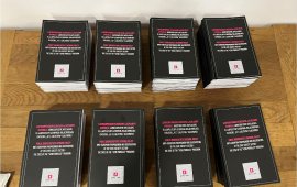 &nbsp;
კვლევაში - „საზოგადოებრივი მაუწყებლის სარედაქციო
პოლიტიკა: ანტიევროპული პროპაგანდა და სამოქალაქო სექტორის
დისკრედიტაცია გადაცემა „42-ე პარალელის“ მაგალითზე“ წარმოდგენილია
გადაცემების ანალიზის შედეგად გამოკვეთილი ძირითადი მიმართულებები.
როგორც მკვლევარი უთითებს, თითოეული მათგანი წარმოადგენს განმეორებად
ნარატივს, რომელიც სხვადასხვა ეპიზოდში თანმიმდევრულად ყალიბდება და
მთლიანობაში პოლიტიკური ხედვის კონკრეტულ ჩარჩოს აყალიბებს:

„დასავლეთის
კრიტიკა:

ინტერვიუებისას დასავლეთი არასდროს ფიგურირებს როგორც
უსაფრთხოების გარანტი. პირიქით, ის წარმოდგენილია როგორც სტრატეგიული
შეცდომების ავტორი, რომელმაც თავად შეუწყო ხელი რეგიონული დაძაბულობის
ზრდას. ამ მხრივ, განსაკუთრებულად ხაზგასმულია ნატოს უარყოფითი როლი
და გავლენა, განსაკუთრებით უკრაინაში რუსეთის სრულმასშტაბიანი ომის
შესახებ.
ამ კრიტიკას ემატება დასავლეთის შიდა სისუსტის ხაზგასმა.
ამგვარად, ფორმირდება სურათი, რომელიც მაყურებელს სთავაზობს
დასავლეთის გადაფასებას, სადაც ის არა სტაბილურობის წყარო, არამედ
რისკის მატარებელი ძალაა, რომლის პოლიტიკაც მცირე სახელმწიფოებისთვის
შეიძლება საზიანო აღმოჩნდეს.

ევროკავშირის
კრიტიკა - სუსტი, დამოკიდებული და სტრატეგიულად არაკომპეტენტური
აქტორი:

გადაცემებში ევროკავშირი წარმოდგენილია არა როგორც
დამოუკიდებელი, არამედ როგორც სტრუქტურულად სუსტი და ამერიკაზე
დამოკიდებული გაერთიანება. ინტერვიუების მიხედვით, ევროკავშირს არ
გააჩნია საკუთარი უსაფრთხოების არქიტექტურა და მოქმედებს ვაშინგტონის
სტრატეგიული ხაზის შესაბამისად.
მრავალჯერაა ხაზგასმული, რომ ევროკავშირი არ წარმოადგენს
სამხედრო უსაფთხოების გარანტს - „ევროკავშირი ვერ უზრუნველყოფს
უსაფრთხოებას ან სტაბილურობას.“
ამ კონტექსტში ეჭვქვეშ დგება საქართველოს ევროკავშირში
გაწევრიანების აუცილებლობა, რადგან ის ვერ უზრუნველყოფს რეალურ
უსაფრთხოების გარანტიებს.

უკრაინა და
რუსეთის სრულმასშტაბიანი ომი:

გადაცემების ანალიზი აჩვენებს, რომ თითქმის ყველა
ინტერვიუში უკრაინაში რუსეთის შეჭრა ინტერპრეტირებულია არა როგორც
სამხედრო აგრესია სუვერენული სახელმწიფოს წინააღმდეგ, არამედ როგორც
ფართო გეოპოლიტიკური დაპირისპირების შედეგი, სადაც უკრაინა
წარმოდგენილია დიდ ძალებს შორის კონკურენციის სივრცედ. დისკუსიებში
კონფლიქტი ხშირად აღწერილია როგორც ამერიკისა და რუსეთის სტრატეგიული
დაპირისპირება, რომელშიც უკრაინა მოქმედებს არა როგორც სრულფასოვანი
პოლიტიკური სუბიექტი, არამედ როგორც გარე ძალების გავლენის ქვეშ
მოქცეული ქვეყანა.
ამ ინტერპრეტაციაში უკრაინა ხშირად ხასიათდება როგორც
გეოპოლიტიკური „პოლიგონი“, სადაც დიდი ძალები საკუთარი ინტერესების
რეალიზებას ცდილობენ. უკრაინის ომი ხშირად განიმარტება ნატოს
გაფართოების პოლიტიკისა და რუსეთის უსაფრთხოების ინტერესების
იგნორირების შედეგად. ამ ჩარჩოში დასავლეთი წარმოდგენილია როგორც
აქტორი, რომელმაც საკუთარი გეოპოლიტიკური სტრატეგიის ფარგლებში
უკრაინა დაპირისპირების სივრცედ აქცია, ხოლო რუსეთის ქმედებები ხშირად
აიხსნება როგორც რეაქცია ამ პროცესებზე.
ამგვარი ინტერპრეტაცია მნიშვნელოვნად ამცირებს უკრაინის,
როგორც დამოუკიდებელი პოლიტიკური აქტორის როლს. დისკუსიებში იშვიათად
არის საუბარი უკრაინის სუვერენიტეტზე, სახელმწიფოებრივ არჩევანზე ან
საერთაშორისო სამართლის პრინციპებზე. ამის ნაცვლად, ყურადღება
გადატანილია დიდ ძალებს შორის ძალთა ბალანსზე და იმაზე, თუ როგორ
იყენებენ ისინი მცირე სახელმწიფოებს საკუთარი სტრატეგიული
ინტერესებისთვის.
ამ ყველაფერს ამყარებს გადაცემების სათაურებიც, რომლებიც
ზოგადად გარკვეულ ქვეტექსტს გულისხმობს და კონკრეტულ აზრს გადმოსცემს.
მაგ., „ომი და მშვიდობა აღმოსავლეთ ევროპაში,“ შეიძლებოდა ყოფილიყო
პირდაპირ რუსეთის აგრესია ან სრულმასშტაბიანი ომი უკრაინაში. თუმცა,
საკითხი განზოგადებულია და ისეა წარმოჩენილი, რომ რუსეთი საერთოდ არ
არის ნახსენები და საკითხი დასმულია როგორც „ომი აღმოსავლეთ
ევროპაში.“
უკრაინის კონფლიქტის ასეთი წარმოდგენა ასევე პირდაპირ
უკავშირდება საქართველოს შესახებ მსჯელობას. არაერთ ინტერვიუში
უკრაინის მაგალითი გამოყენებულია როგორც გაფრთხილება საქართველოსთვის
- რომ მცირე სახელმწიფომ უნდა მოერიდოს დიდ ძალებს შორის
დაპირისპირებაში ჩართვას. ამ კონტექსტში უკრაინის ომი ხშირად
გამოიყენება არგუმენტად ნეიტრალიტეტისა და მიუმხრობლობის სასარგებლოდ,
რაც წარმოდგენილია როგორც გზა, რომელიც საქართველოს საშუალებას
მისცემს თავი აარიდოს მსგავს სცენარს.

„მეორე ფრონტი“
და ნეიტრალიტეტი, როგორც საქართველოს სტრატეგიული
არჩევანი:

ინტერვიუების ერთ-ერთი ცენტრალური და ყველაზე მკაფიო
გზავნილია, რომ საქართველომ უნდა აირჩიოს ნეიტრალიტეტისა და
მიუმხრობლობის გზა და არ დაუშვას „მეორე ფრონტის“ გახსნა, რომელსაც
მას სთავაზობენ.
საქართველო აღიწერება როგორც მცირე სახელმწიფო, რომელსაც
დიდი ძალები, დასავლეთი საკუთარი ინტერესებისთვის იყენებენ - „თქვენ
უბრალოდ პაიკები ხართ გეოპოლიტიკურ დაფაზე“.
ამავდროულად, არაერთ ინტერვიუში ხაზგასმულია რუსეთთან
ურთიერ-თობების დაახლოებისა და დასავლეთთან მიუმხრობლობის შესახებ:
„თუ აირჩევთ ევროპისა და ამერიკის გზას, მიიღებთ ომს და ნგრევას“.
„საქართველოს საუკეთესო მეგობარი რუსულად საუბრობს. არა
ინგლისურად, არა ფრანგულად, არა გერმანულად, არამედ - რუსულად. თქვენი
საუკეთესო მეგობარი თქვენი ჩრდილოეთით მდებარე მეზობელია, რადგან ეს
საუკეთესო მეგობარი შენზე ზრუნავს, რადგან, რაც საქართველოს ემართება,
რუსეთსაც ემართება. თქვენ ერთმანეთთან დაკავშირებულები ხართ -
ისტორიულად, გეოგრაფიულად, ეკონომიკურად. მიუხედავად ამისა, ევროპელი
და ამერიკელი მეგობრები გეუბ-ნებიან, რომ უნდა შეაქციოთ ზურგი თქვენს
რუს მეზობლებს და უნდა გახდეთ მათი მტრები, განურჩევლად იმისა რომ ეს
საქართველოს სიკვდილია. ისინი ამბობენ - ჩვენ მზად ვართ საქართველო
გავწიროთ უფრო დიდი მიზნებისთვის. მზად ვართ გავწიროთ ქართველი პაიკი,
რათა უკრაინელი რაინდი თავის ადგილზე დავაყენოთ“.
ნეიტრალიტეტი ამ ჩარჩოში წარმოდგენილია როგორც
სუვერენიტეტის განმტკიცების საშუალება, გადარჩენის ფორმულა, რომელიც
საქართვე-ლოს იცავს გლობალური დაპირისპირებისგან.
ასევე, ინტერვიუებში არაერთხელ გაჟღერდა ქართული ოცნების
მხარდამჭერი პოზიციები და მათდამი აღფრთოვანება - „გაოცებული ვარ
ქართული ოცნების სტრატეგიული აზროვნებით“.

რუსეთის
პოლიტიკის რაციონალიზაცია და დასავლეთის
პასუხისმგებლობა:

გადაცემაში რუსეთი პრაქტიკულად არცერთხელაა
დახასიათებული როგორც მთავარი აგრესორი. პირიქით, მისი ქმედებები
განმარტებულია როგორც რეაქცია დასავლეთის პოლიტიკაზე. მაგ., „რუსეთი
მოქმედებს არა აგრესიულად, არამედ საკუთარი სტრატეგიული ინტერესების
დაცვისთვის.“„მისი ქმედებები ხშირად განპირობებულია დასავლეთის
შეცდომებით.“
ნარატივი ხაზს უსვამს, რომ დასავლურმა გაფართოების
პოლიტიკამ და უსაფრთხოების არქიტექტურის უგულებელყოფამ შექმნა ის
გარემო, რომელშიც რუსეთი იძულებული გახდა ამგვარად ემოქმედა. ამ
კონტექსტში ხშირად ისმის მოსაზრება, რომ ყველაზე სწორია ე.წ. „არ
გაღიზიანების პოლიტიკა.“
ასე ყალიბდება ჩარჩო, სადაც პასუხისმგებლობა კონფლიქტზე
მნიშვნელივნად დასავლეთს ეკისრება, ხოლო რუსეთის ქმედებები გასაგები
და რაციონალურია.

საქართველოში
მიმდინარე წინააღმდეგობის მნიშვნელობის
დაკნინება:

ინტერვიუების ანალიზი აჩვენებს, რომ გადაცემებში
საქართველოში მიმდინარე პროტესტი ხშირად წარმოდგენილია როგორც
გაუგებარი ან გადაჭარბებული რეაქცია. რამდენიმე დისკუსიაში პირდაპირ
გამოითქვა გაკვირვება თუ რატომ გახდა ქუჩის აქციების გამომწვევი
მთავრობის „უწყინარი“ განცხადება.
ამასთანავე, არაერთ ინტერვიუში აქცენტი კეთდება იმაზე,
რომ პროტესტში მონაწილეობდნენ „რადიკალური ჯგუფები“ და არასამთავრობო
ორგანიზაციები, რომლებიც წარმოდგენილია როგორც პოლიტიკური პროცესის
აქტიური მოთამაშეები. ზოგიერთ შემთხვევაში პროცესები შედარებულია
უკრაინაში განვითარებულ მოვლენებთან და აღნიშნულია, რომ საქართველოში
მიმდინარე პროტესტი „მეიდანის“ სცენარს ჰგავს. ამგვარი პარალელები
პროტესტს აყენებს შესაძლო პოლიტიკური დესტაბილიზაციის ჩარჩოში.
დისკუსიებში ასევე ხშირად ხაზგასმულია განსხვავება
დასავლურ მედი-აში შექმნილ სურათსა და ქვეყნის შიდა რეალობას შორის.
რამდენიმე რესპონდენტი აღნიშნავს, რომ დასავლეთში საქართველო
წარმოდგენილია როგორც კრიზისში მყოფი ქვეყანა, მაშინ როდესაც რეალურად
ქვეყანაში „სიმშვიდე და სტაბილურობაა“. ამავე კონტექსტში დადებითად
არის შეფასებული ხელისუფლების რეაგირება მიმდინარე პროცესებზე და
აღნიშნულია, რომ მან შეძლო სიტუაციის ეფექტურად მართვა.

არასამთავრობო
სექტორის კრიტიკა და „გლობალური ომის პარტიის“
თეზა:

არაერთ ინტერვიუში მკვეთრად არის გაკრიტიკებული
არასამთავრობო სექტორი, რომელიც წარმოდგენილია როგორც გარე პოლიტიკური
ინტერესების გამტარი.&nbsp;
გაჟღერდა შეფასებები, რომ ისინი „არ უნდა ერეოდნენ
პოლიტიკაში“, თუმცა რეალურად მოქმედებენ როგორც გავლენის
ინსტრუმენტები.
ამავე კონტექსტში საუბარი იყო „ნეოკონსერვატიულ
ძალებზე“, რომლებიც გლობალურ კონფლიქტებს უწყობენ ხელს, რაც ხაზს
უსვამს წარმოდგენას, რომ არსებობს ტრანსნაციონალური აქტორები,
რომლებიც მცირე ქვეყნებს საკუთარი გეოპოლიტიკური ინტერესებისთვის
იყენებენ - „ნეოკონებს ჩვენთან გლობალური ომის პარტიას ეძახიან.„“
კვლევაში ცალკე მიმართულებადაა გამოყოფილი წამყვანის მიკერძოება.
როგორც ანგარიშში ვკითხულობთ, ინტერვიუების ანალიზმა გამოკვეთა, რომ
წამყვანები ხშირად იყვნენ მიკერძოებულები და სვამდნენ შეკითხვებს,
რომლებიც უკვე შეიცავს ნარატივის ნაწილს. კითხვები ხშირად დახურული ან
მიმყვანი („leading“) იყო, რაც რესპონდენტს პრაქტიკულად კონკრეტული
გზავნილის გამეორებისკენ უბიძგებდა. ასევე, ხშირად გამოიყენება ცრუ
დილემებიც.
„საგულისხმოა, რომ წამყვანები არცერთ შემთხვევაში არ
შეწინააღმდეგებიან რესპოდენტებს, არ გაჟღერებულა მათგან განსხვავებული
პოზიცა, არ დასმულა კრიტიკული შეკითხვა, რომელიც სტუმრის პოზიციის
გამყარება ან გაგრძელება არ იქნებოდა.
ასევე საინტერესოა, რომ დასაწყისში წამყვანი პრაქტიკულად
არ უთმობს არანაირ დროს სტუმრის გაცნობას. მაყურებელმა არ იცის რა
პრინციპით, რატომ და ვინ არის მოწვეული, რას წარმოადგენს ის ადამიანი.
ძირითადად, მეტი დამაჯერებლობისათვის წამყვანი უბრალოდ მიმართავს -
„პროფესორო“ და მადლობებს უხდის საინტერესო ანალიზისათვის.
საბოლოო ჯამში, ინტერვიუების დროს, წამყვანები არა
მხოლოდ მხარს უჭერენ კონკრეტულ ნარატივს, არამედ, რესპონდენტს აწვდიან
პასუხის მიმართულებას და მაყურებელს უქმნიან შთაბეჭდილებას, რომ
რესპონდენტის პოზიცია ბუნებრივად იქმნება“.
კვლევის
შედეგების მიხედვით, გადაცემებში თანმიმდევრულად
ფორმირდება ერთიანი საგარეო პოლიტიკური ჩარჩო, რომელშიც დასავლეთი
ხშირად წარმოდგენილია როგორც სტრატეგიული შეცდომების ავტორი და
რეგიონული დაძაბულობის ზრდის თანამონაწილე, ხოლო უკრაინაში ომი
განმარტებულია როგორც დიდი ძალების დაპირისპირების შედეგი, სადაც
პასუხისმგებლობა გადანაწილებულია ან გადატანილია ნატოს გაფართოებისა
და ამერიკული საგარეო პოლიტიკის მიმართულებით.&nbsp;
„პარალელურად, აქტიურად არის გამოყენებული
„მულტიპოლარული“ მსოფლიო წესრიგის თეზა, რომლის მიხედვითაც
„უნიპოლარული“ ეპოქა დასრულებულია და ძალთა ბალანსი გადადის
მრავალპოლუსიან მოდელზე. ამ კონტექსტში ევროკავშირი წარმოდგენილია
როგორც უსაფრთხოების თვალსაზრისით სუსტი და აშშ-ზე დამოკიდებული
აქტორი, ხოლო საქართველოსთვის ოპტიმალურ სტრატეგიად ხაზგასმულია
ნეიტრალიტეტი, მიუმხრობლობა და „პრაგმატული“ ეკონომიკური პოლიტიკა.
რუსეთის ქმედებები კი არაერთ ეპიზოდში ინტერპრეტირებულია როგორც
დასავლეთის პოლიტიკაზე რეაქცია და არა გაუმართლებელი აგრესია.
ინტერვიუებისას იკვეთება „გლობალური ომის პარტიის“
კონცეფციის რეპროდუქცია, რომლის მიხედვითაც დასავლურ პოლიტიკურ
წრეებში არსებობს ძალა, რომელიც კონფლიქტების ესკალაციით არის
დაინტერესებული. ამ კონტექსტში,„ქართული ოცნება“ წარმოდგენილია როგორც
მშვიდობის, სტაბილურობისა და პრაგმატული პოლიტიკის გარანტი, რომელმაც
ქვეყანა „ომში ჩათრევისგან“ დაიცვა. ასეთი კონტრასტული ჩარჩო კიდევ
უფრო ამყარებს პოლიტიკური პოლარიზაციის ხაზს.
ცალკე ხაზგასასმელია არასამთავრობო სექტორის წარმოდგენა,
როგორც გარე გავლენებთან დაკავშირებული, პოლიტიკურად ან იდეოლოგიურად
მიკერძოებული აქტორები, რომლებიც საზოგადოებრივ აზრზე ზემოქმედებენ და
ქვეყნის შიდა პოლიტიკურ პროცესებში უხეშად ერევიან. ამგვარი აღწერა
აძლიერებს სკეპტიკურ დამოკიდებულებას სამოქალაქო სექტორის მიმართ და
მას ხშირად აკავშირებს საგარეო, არასახელმწიფოებრივ ინტერესებთან.
მნიშვნელოვანი მიგნება ეხება თავად ინტერვიუს ფორმატსაც:
წამყვანი და რესპოდენტი მუდმივად თანხვედრაში არიან ერთმანეთთან.
კითხვები წინასწარ შეიცავდა უკვე ჩამოყალიბებულ შეფასებებს და
რესპონდენტს სთავაზობდა პასუხის განსაზღვრულ ჩარჩოს. შედეგად,
დისკუსია ნაკლე-ბად წარმოადგენდა კრიტიკულ დიალოგს და მეტად
ემსახურებოდა ერთგვაროვანი გზავნილების განმტკიცებას“.
ანგარიშში აღნიშნულია, რომ კვლევამ კიდევ ერთხელ
დაადასტურა საზოგადოებრივი მაუწყებლის მიკერძოება პარტიული ნიშნით -
„ტენდენცია, რომელიც არაერთ საერ-თაშორისო ანგარიშსა და პოლიტიკის
დოკუმენტშიც არის ასახული“.
„შინაარსობრივი აქცენტები, თემების შერჩევა,
სტუმრების პოზიციების სტრუქტურირება და კითხვების ფორმულირება
თანხვედრაში მოდის „ქართული ოცნების“ პოლიტიკასა და
ნარატივებთან“.&nbsp;
კვლევის მიხედვით, გადაცემებში მოწვეული
საერთაშორისო სტუმრების განცხადებებში მკვეთრად იკვეთება
სამი თანმიმდევრული ხაზის კონსოლიდაცია: უნიპოლარული მსოფლიოს
წესრიგის დასასრული; ნატოსა და ევროკავშირის გაფართოების მკვეთრი
კრიტიკა; ნეიტრალი-ტეტი და „პრაგმატული“ პოლიტიკა მცირე
სახელმწიფოებისათვის.
„გარდა ამისა, არაერთ შემთხვევაში რუსეთის პოლიტიკა
წარმოდგენილია როგორც დასავლური გაფართოებისადმი რეაქცია ან
უსაფრთხოების ინტერესებიდან გამომდინარე ლოგიკური ნაბიჯი, რითიც
კონფლიქტის პასუხისმგებლობა რუსეთისაგან სხვა აქტორებზე, დასავლეთსა
და უკრაინაზე გადადის.
მთლიანობაში, სტუმართა შერჩევა და მათ მიერ გამოთქმული
პოზიციები ქმნის დისკურსულ გარემოს, სადაც ევროატლანტიკური ინტეგრაცია
არა მხოლოდ სადავო, არამედ სტრატეგიულად საეჭვო ან არასასურველ
არჩევანად არის წარმოდგენილი, ხოლო ალტერნატიული გეოპოლიტიკური
ხედვები — როგორც რეალისტური და რაციონალური ალტერნატივა“.
ანგარიშში ცალკე თავი ეთმობა კრიზისს საზოგადოებრივი მაუწყებლის „პირველ
არხზე“, მენეჯმენტის რეპრესიულ პოლიტიკასა და სამეურვეო საბჭოს
როლს. კვლევაში „მედიის, ინფორმაციის და სოციალური
კვლევების ცენტრის“ სტატიაზე დაყრდნობით, აღნიშნულია, რომ ამ
პოლიტიკის შედეგად, 2025 წლის გაზაფხულიდან დღემდე, საჯაროდ
გავრცელებული შემთხვევების თანახმად, „პირველ არხზე“ რეპრესიული
პოლიტიკა 37 თანამშრომელს შეეხო:


6 თანამშრომელი სამსახურიდან
გაათავისუფლეს;


11 თანამშრომელს დისციპლინური
სანქცია დაუწესეს;


13-მა თანამშრომელმა უარი თქვა
მენეჯმენტის შეთავაზებაზე, გადასულიყო სხვა გადაცემაში მათი
გადაცემების დახურვის შემდეგ. მათ არხი დატოვეს;


7 თანამშრომელი, პროტესტის ნიშნად,
არხიდან საკუთარი ნებით წავიდა;


ორი გადაცემა და ორი რუბრიკა
დახურეს.


მეთოდოლოგიის მიხედვით, კვლევის ფარგლებში ანალიზისთვის
2025 წელს გასული ის 12 ინტერვიუ შეირჩა, რომელშიც საერთაშორისო
სტუმრები მონაწილეობდნენ.
&nbsp;
