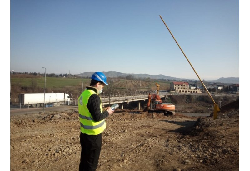 Measurement of noise, major air pollutants and water quality indicators within the Sadakhlo-Bagratasheni bridge construction project